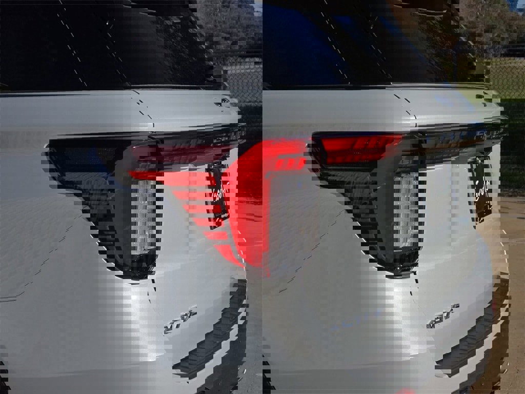 New 2026 Ford Explorer Active w/ Active Comfort Package image 32