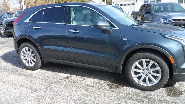 Used 2019 Cadillac XT4 Luxury w/ Cold Weather Package FWD image 1