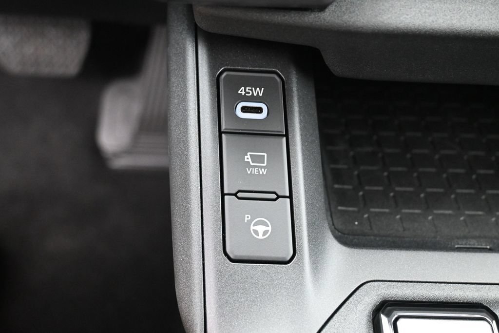 Used 2026 Toyota RAV4 Limited AWD/4WD image 26