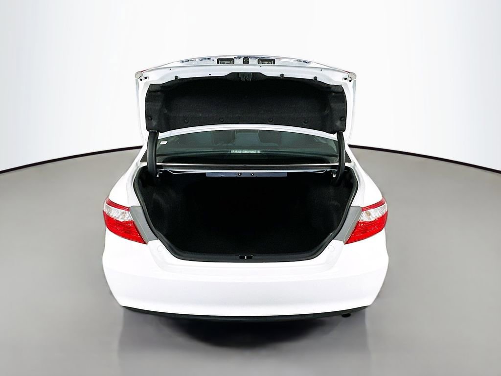 Used 2015 Toyota Camry LE FWD image 26