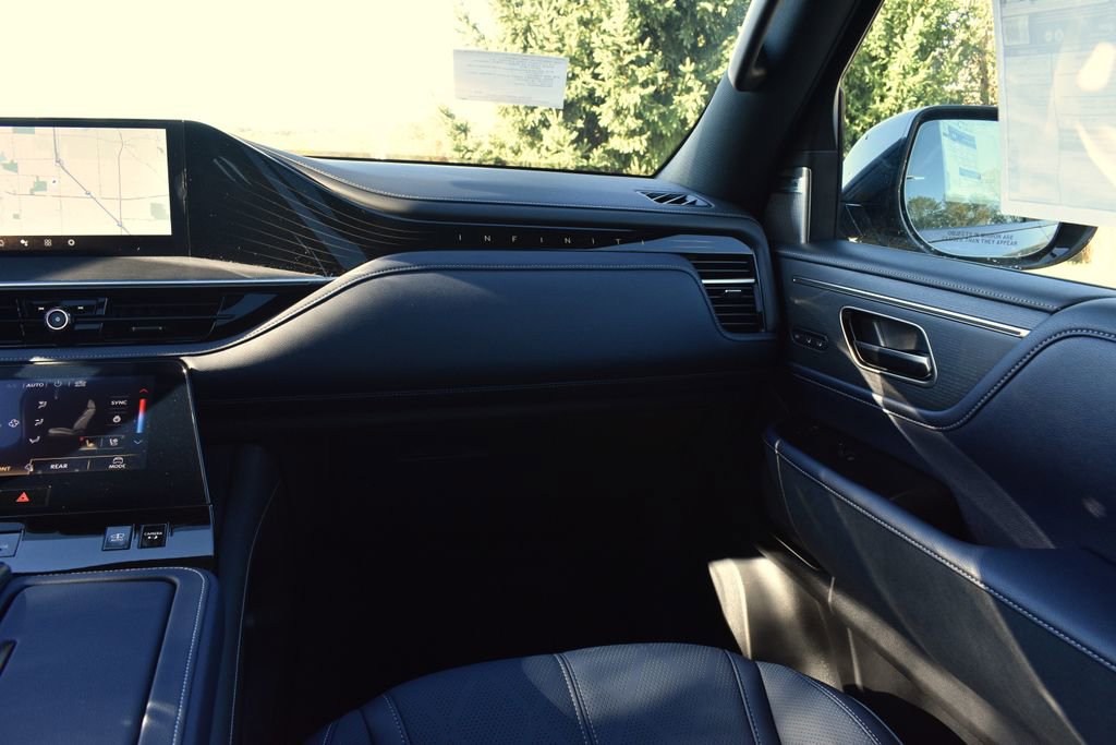 New 2026 INFINITI QX80 4WD image 15