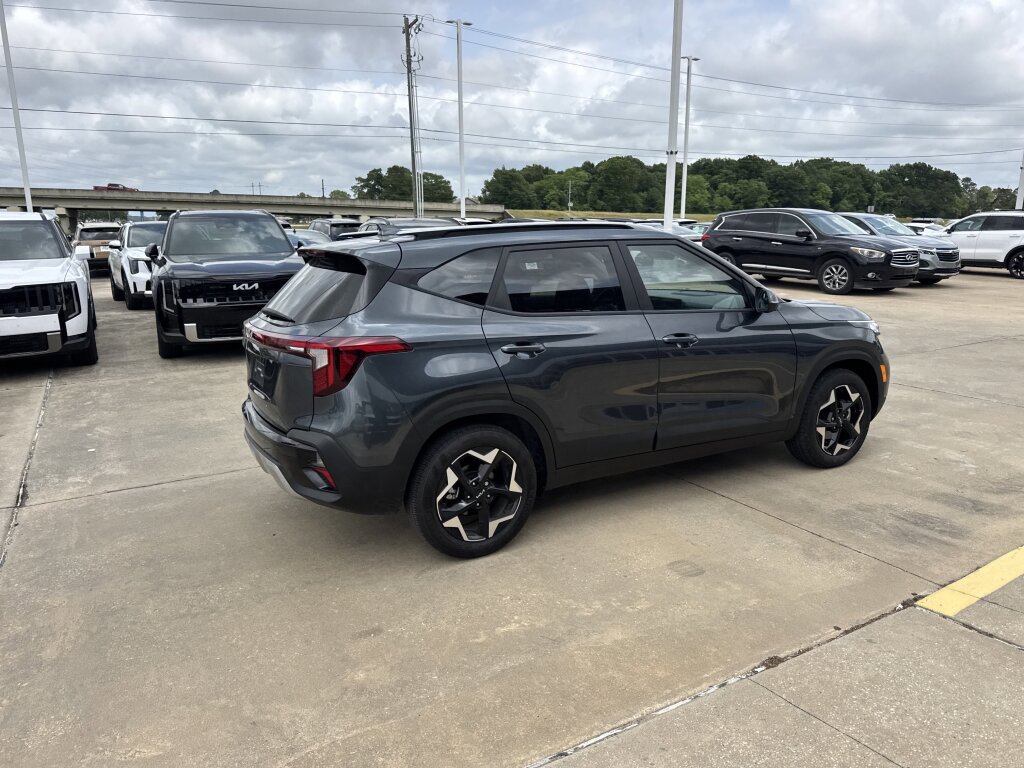 Used 2026 Kia Seltos S FWD image 16