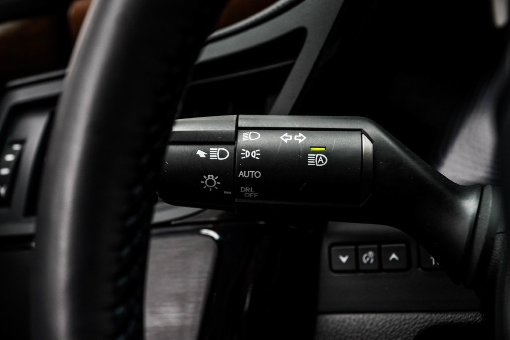 Used 2024 Lexus ES 350 w/ Premium Package FWD image 33