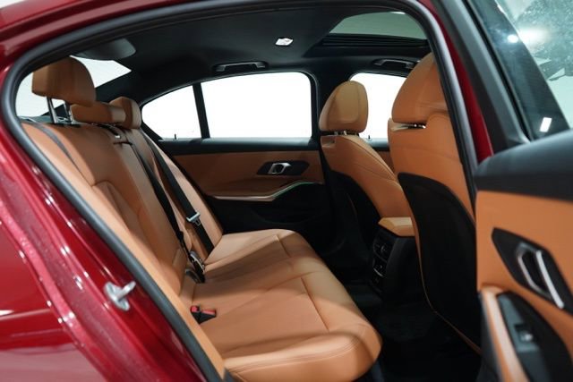 Used 2025 BMW 330i xDrive Sedan w/ M Sport Package image 33