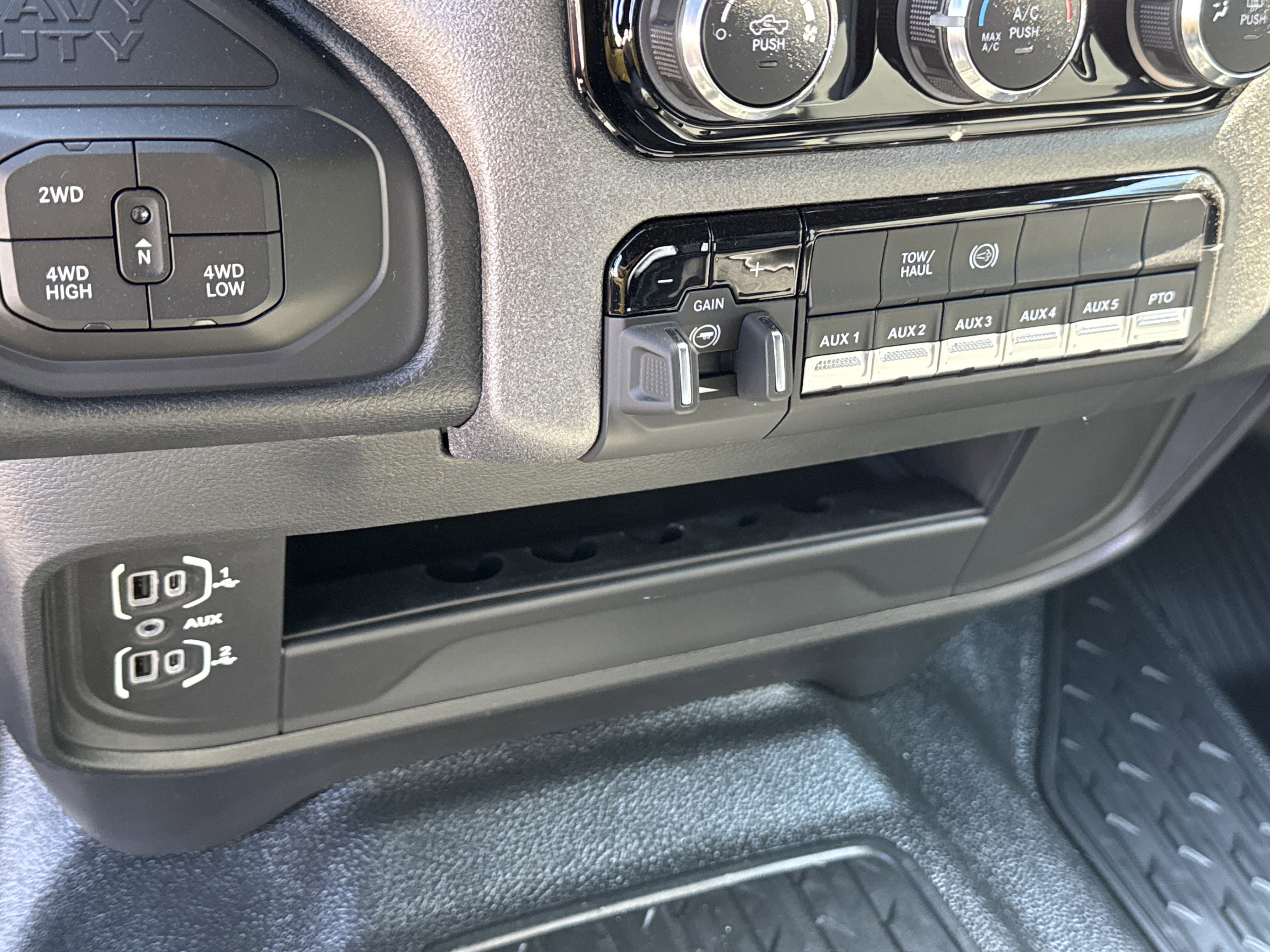 New 2025 RAM 5500 Tradesman image 34