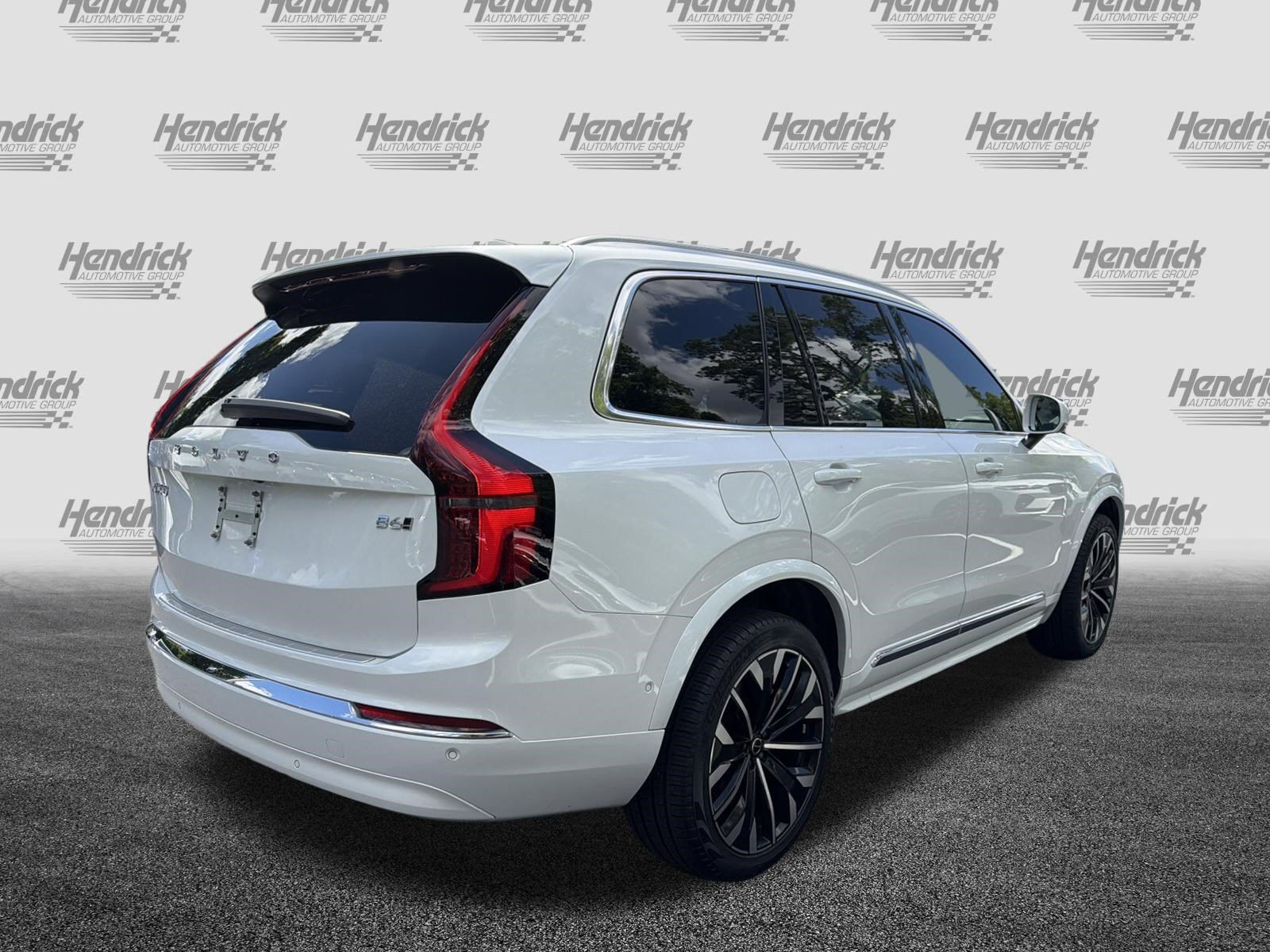 Certified 2026 Volvo XC90 B6 Plus w/ Protection Package Premier AWD/4WD image 5