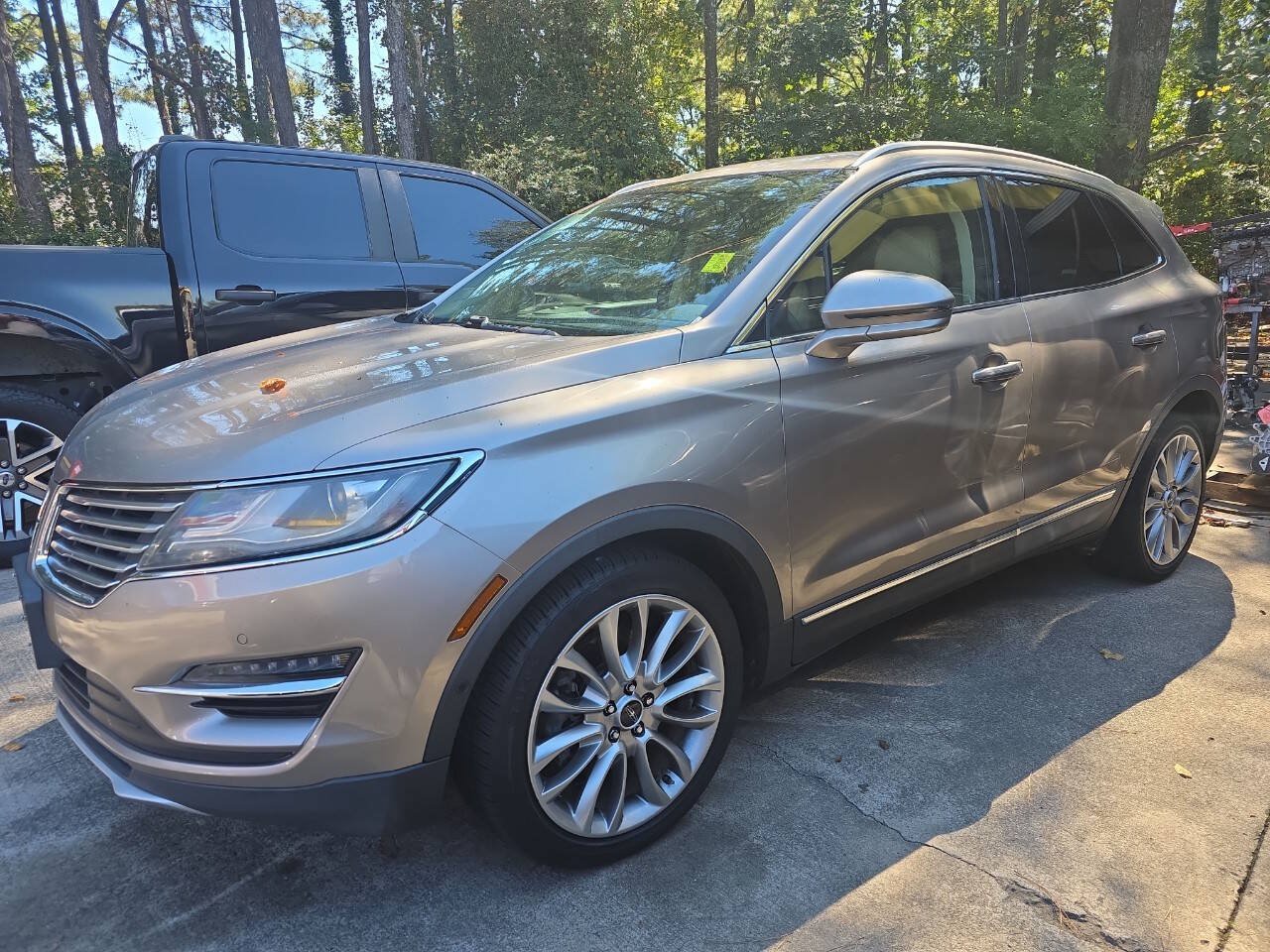 Used 2018 Lincoln MKC Reserve FWD image 2