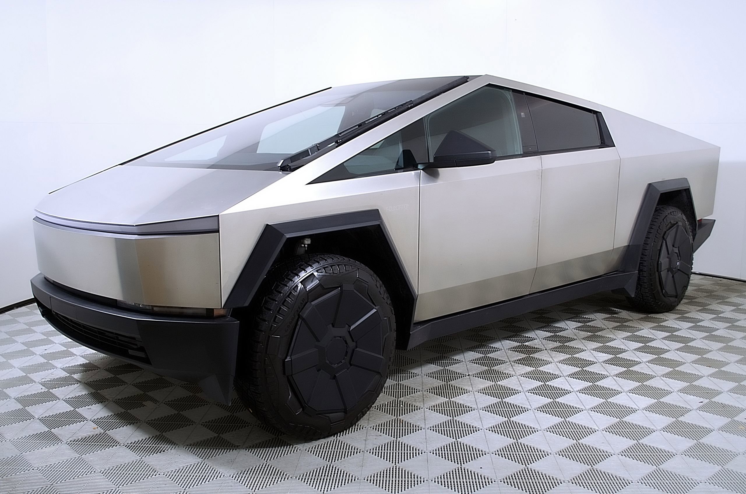 Used 2024 Tesla Cybertruck Cyberbeast image 3