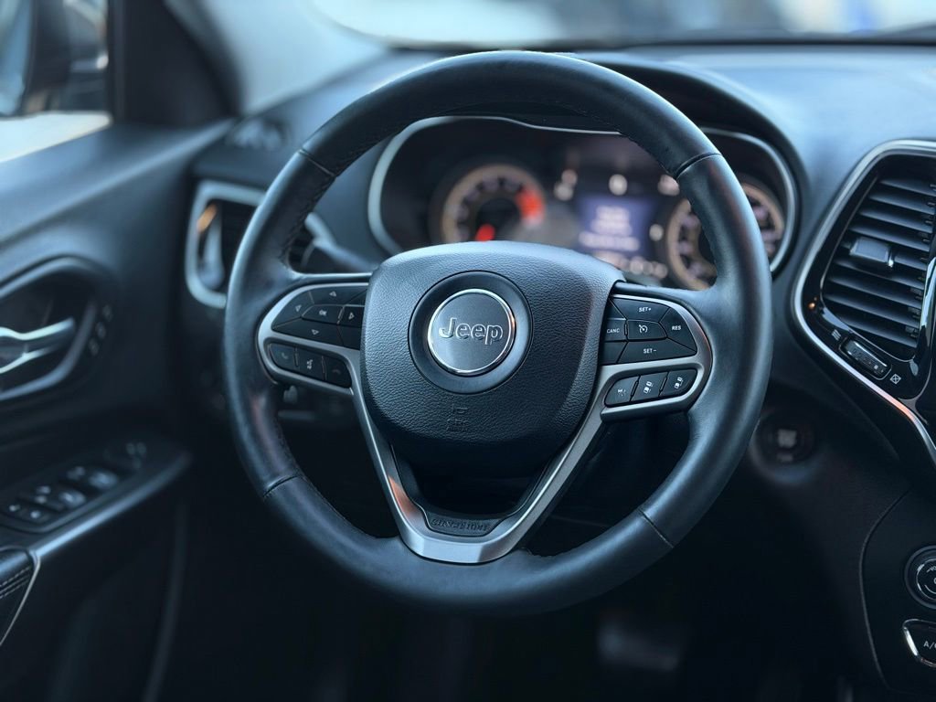 Used 2019 Jeep Cherokee Limited w/ Luxury Group image 11