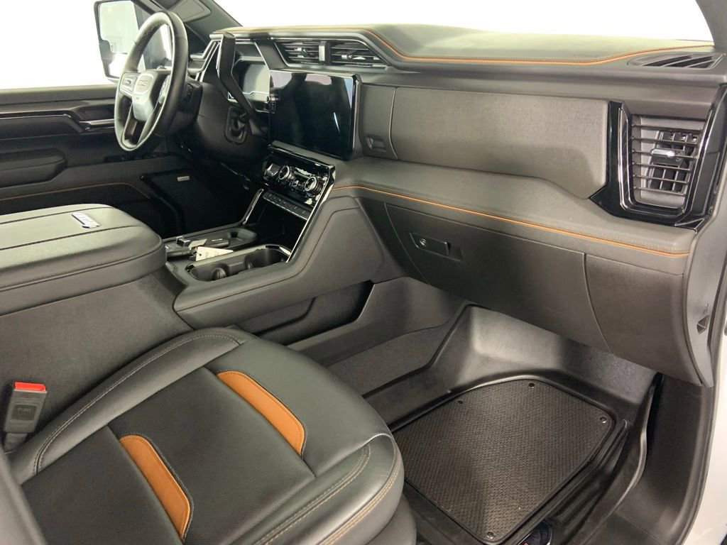 Used 2024 GMC Sierra 2500 AT4 w/ AT4 Preferred Package AWD/4WD image 15