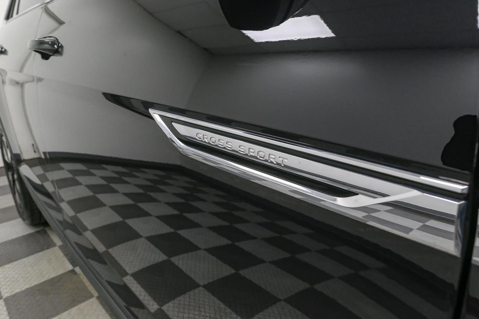 Certified 2023 Volkswagen Atlas Cross Sport SE image 10