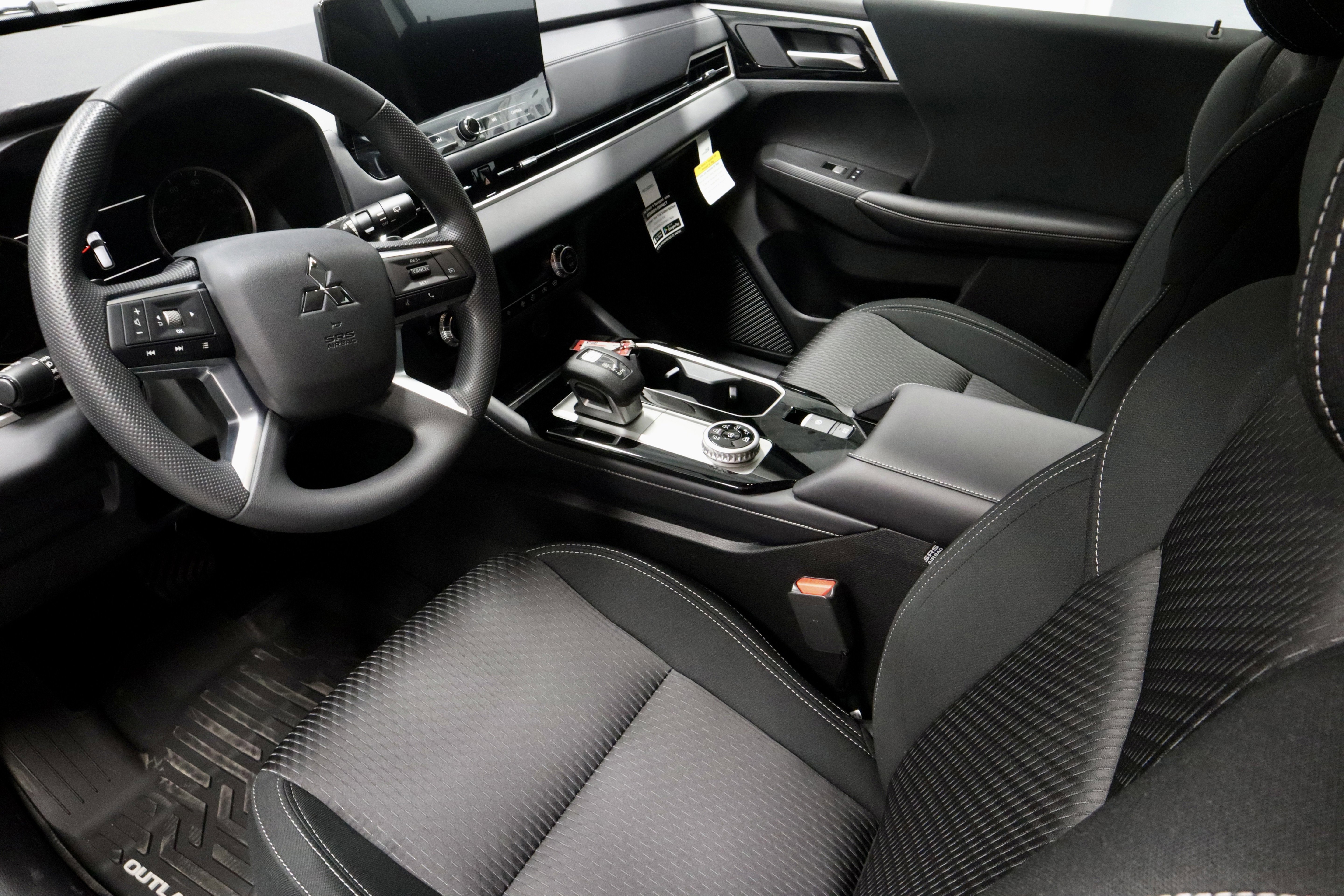 New 2026 Mitsubishi Outlander ES image 17