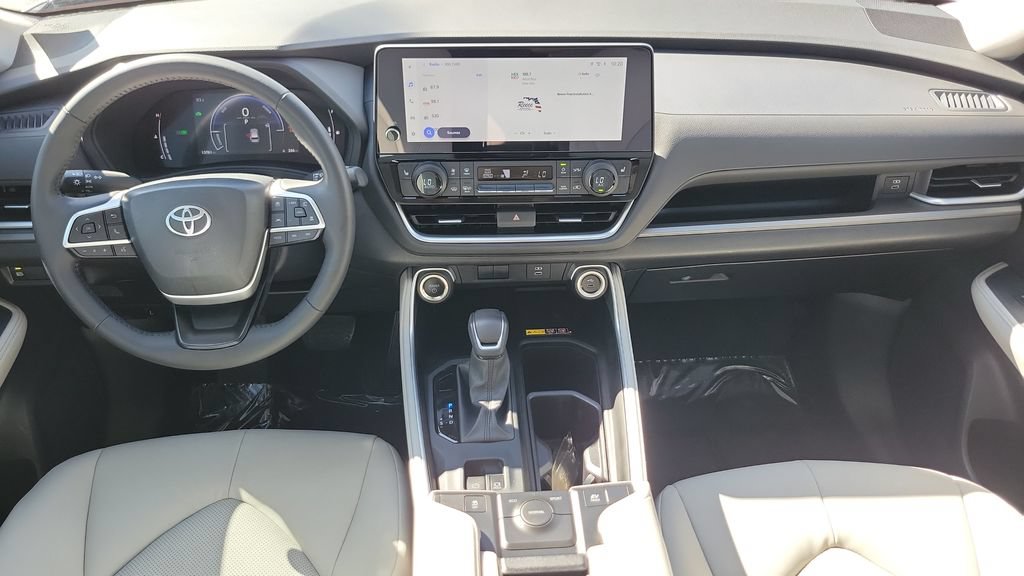 Used 2026 Toyota Grand Highlander XLE FWD image 11