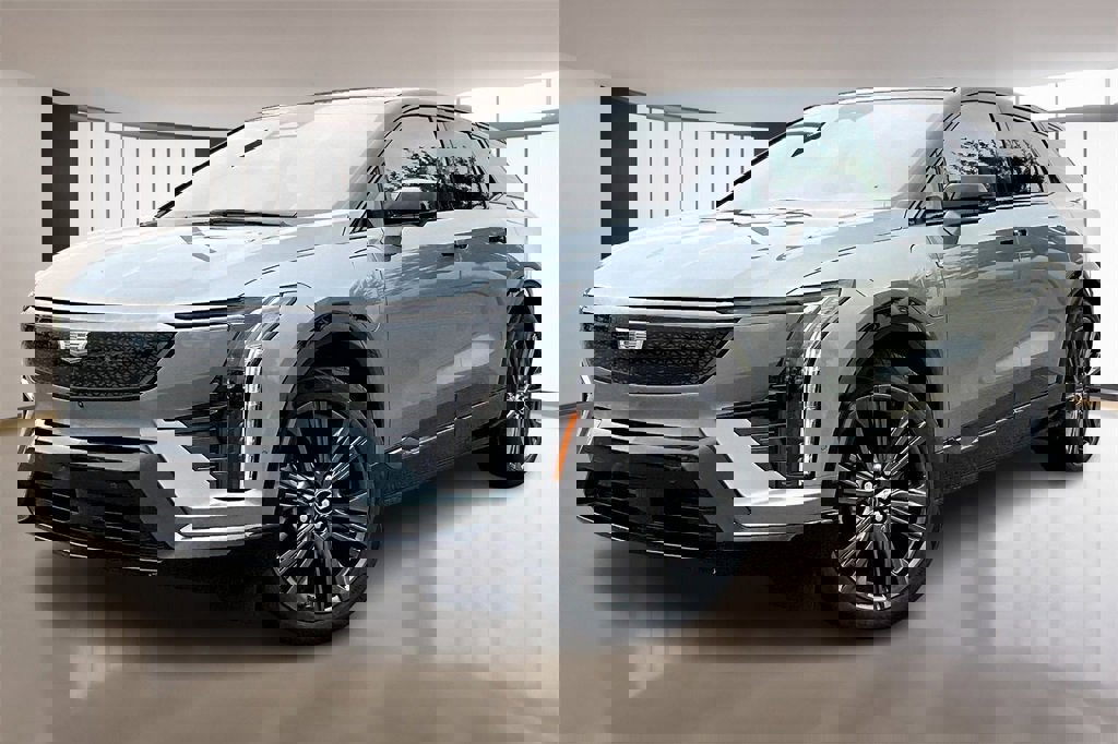 New 2025 Cadillac Optiq Sport 2