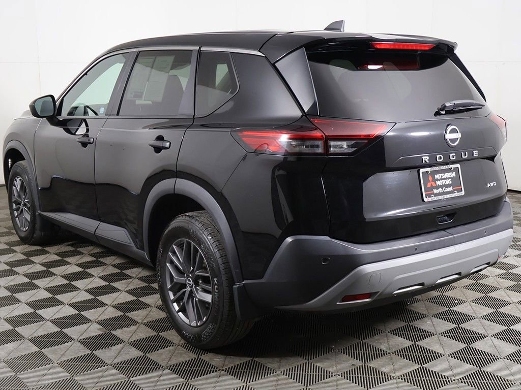 Used 2023 Nissan Rogue S AWD/4WD image 6