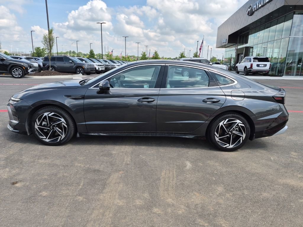 Used 2025 Hyundai Sonata SEL FWD image 8