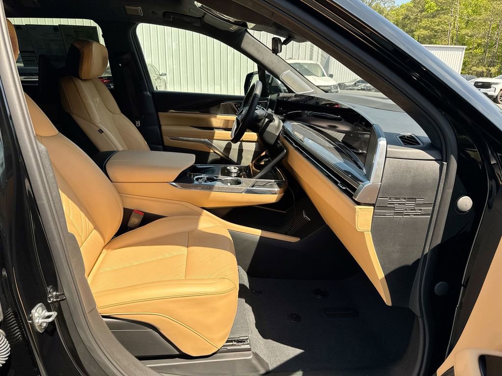 Used 2026 Cadillac Escalade IQ Sport 2 w/ LPO, Floor Liner Package image 32