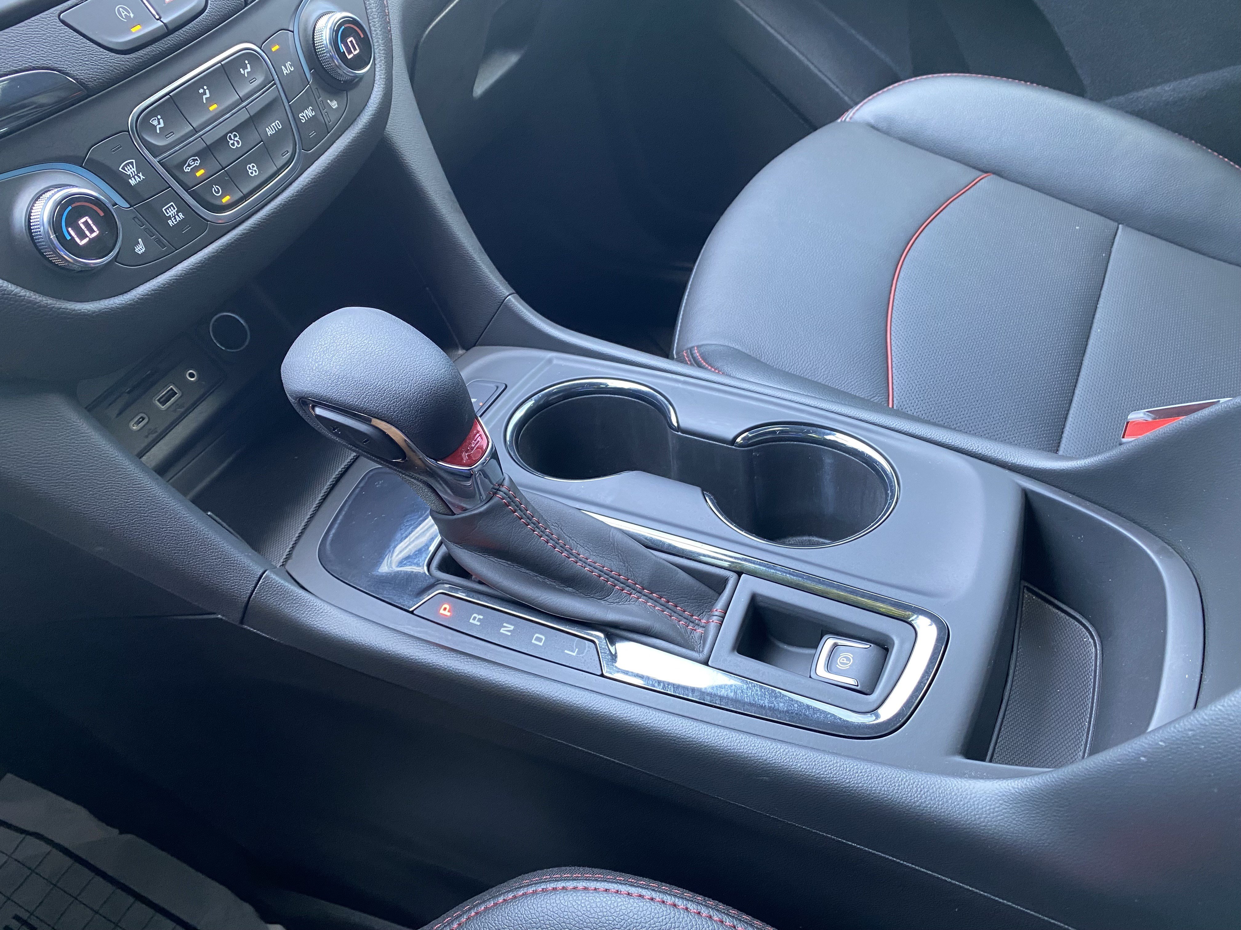 Used 2024 Chevrolet Equinox RS w/ RS Leather Package FWD image 29