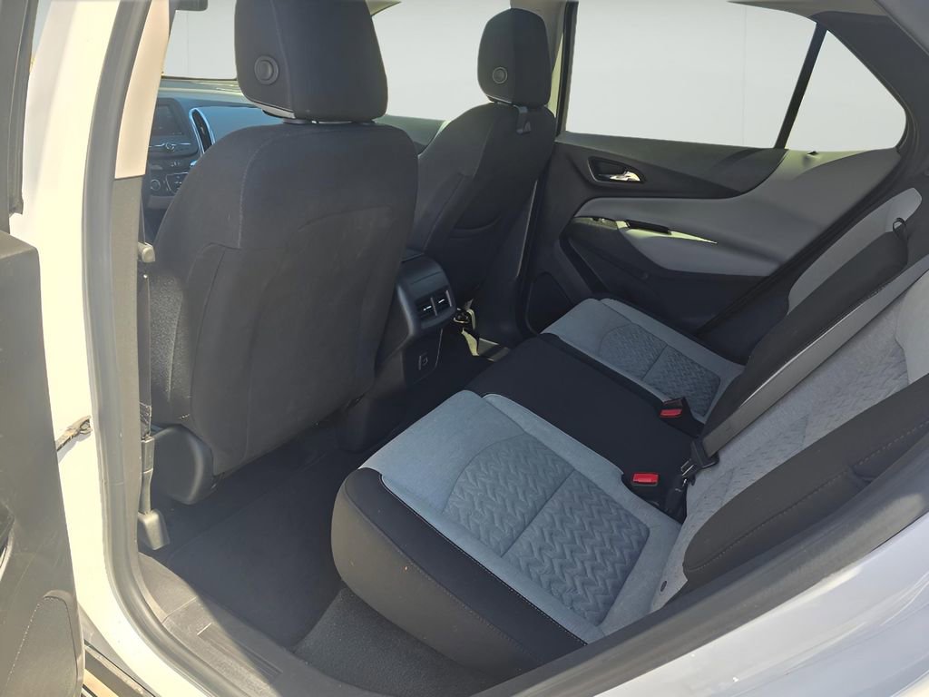 Used 2023 Chevrolet Equinox LS image 28
