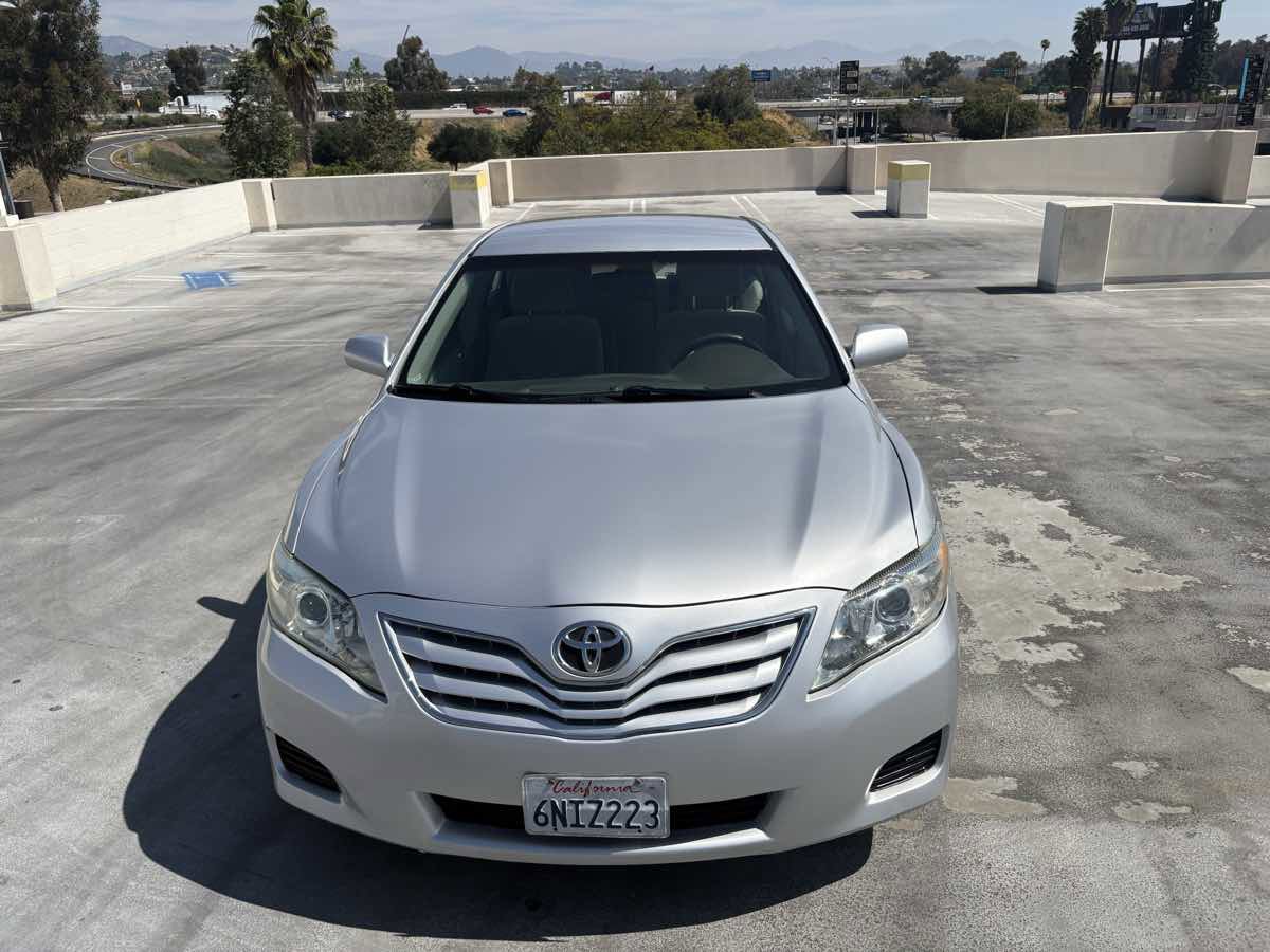 Used 2011 Toyota Camry LE image 6