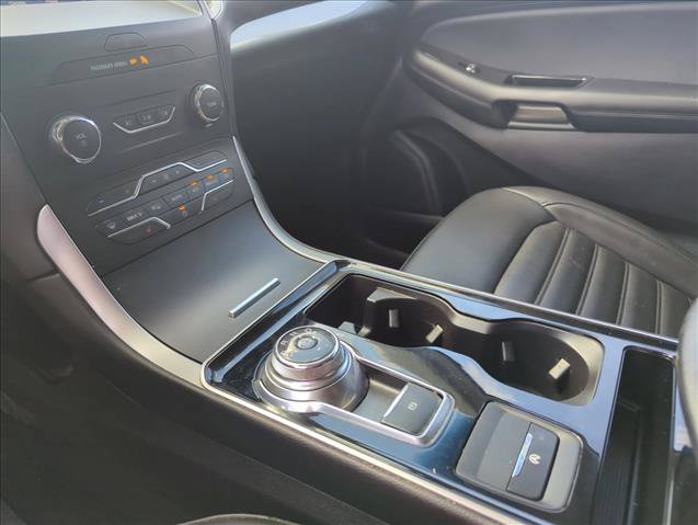 Used 2019 Ford Edge SEL w/ Equipment Group 201A FWD image 17