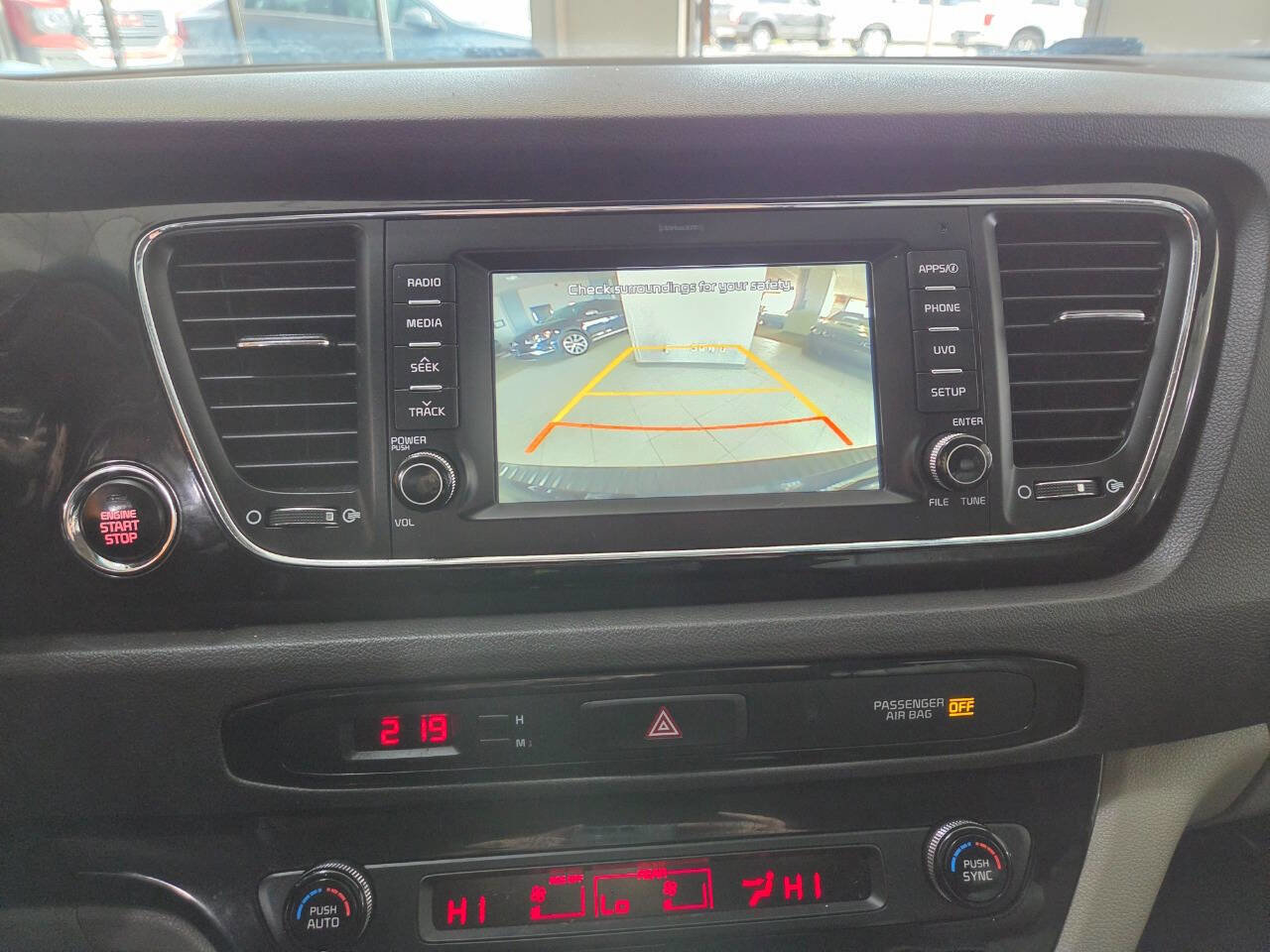 Used 2017 Kia Sedona EX image 29