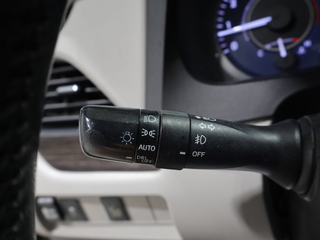 Used 2015 Toyota Sienna XLE AWD/4WD image 32