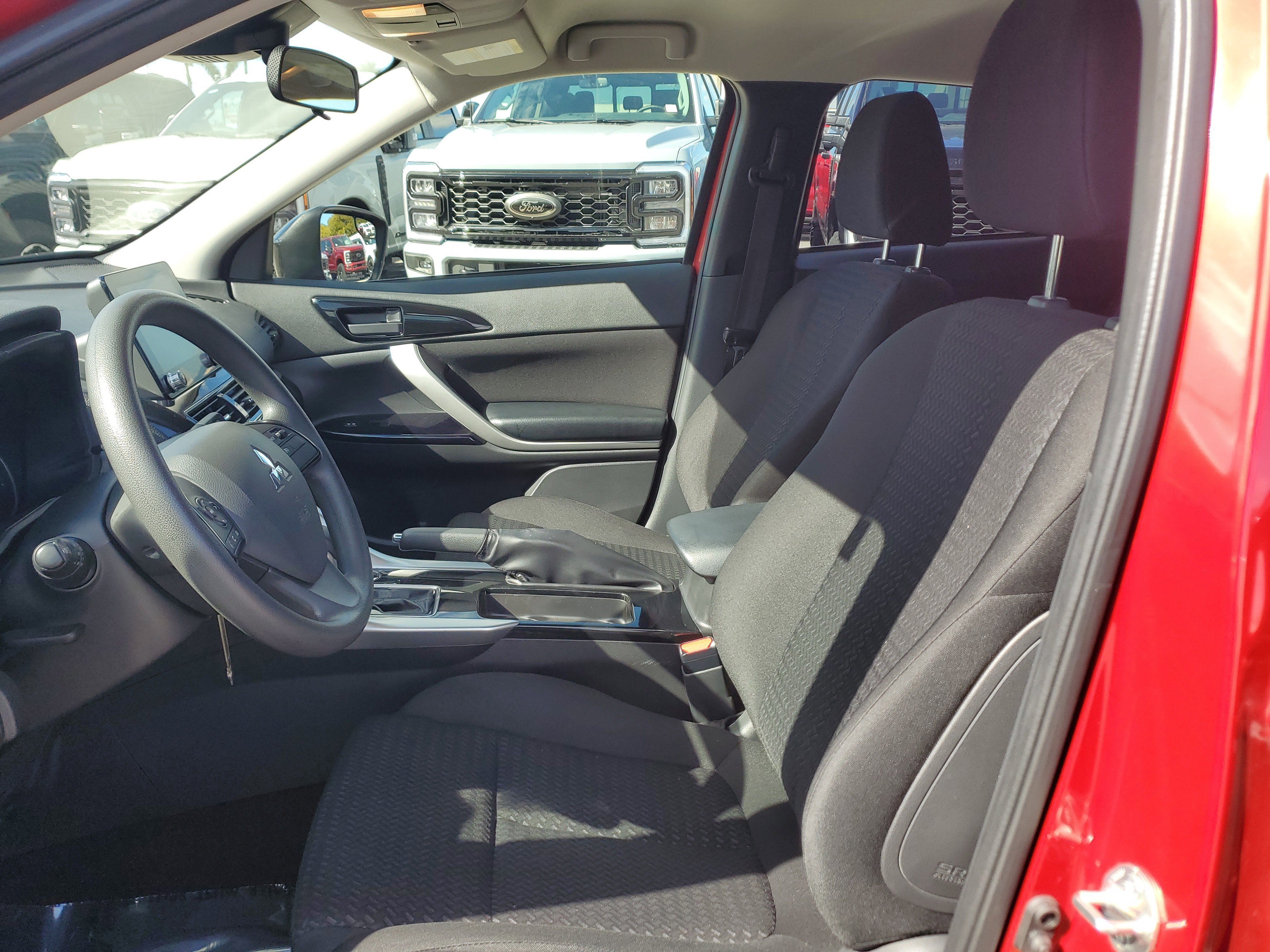 Used 2022 Mitsubishi Eclipse Cross LE image 17