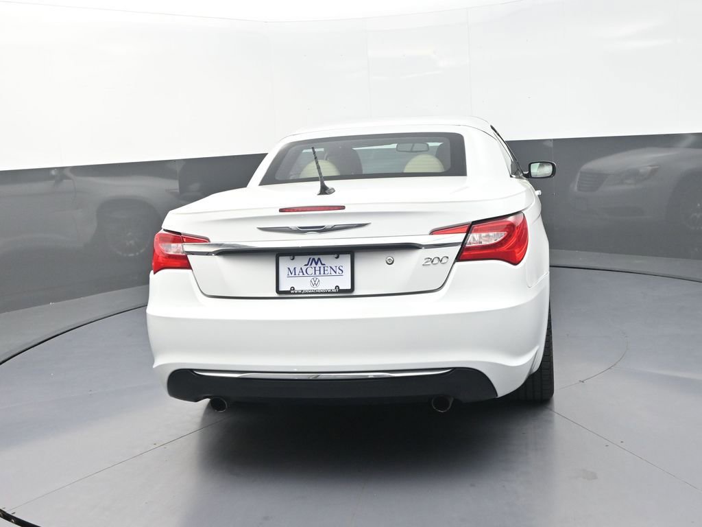 Used 2011 Chrysler 200 Limited FWD image 9