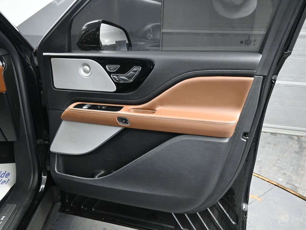 Used 2022 Lincoln Aviator Reserve w/ Equipment Group 201A image 19