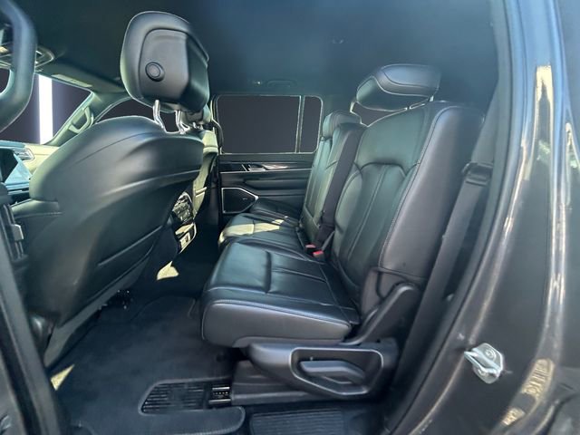 Used 2023 Jeep Wagoneer 4WD image 13