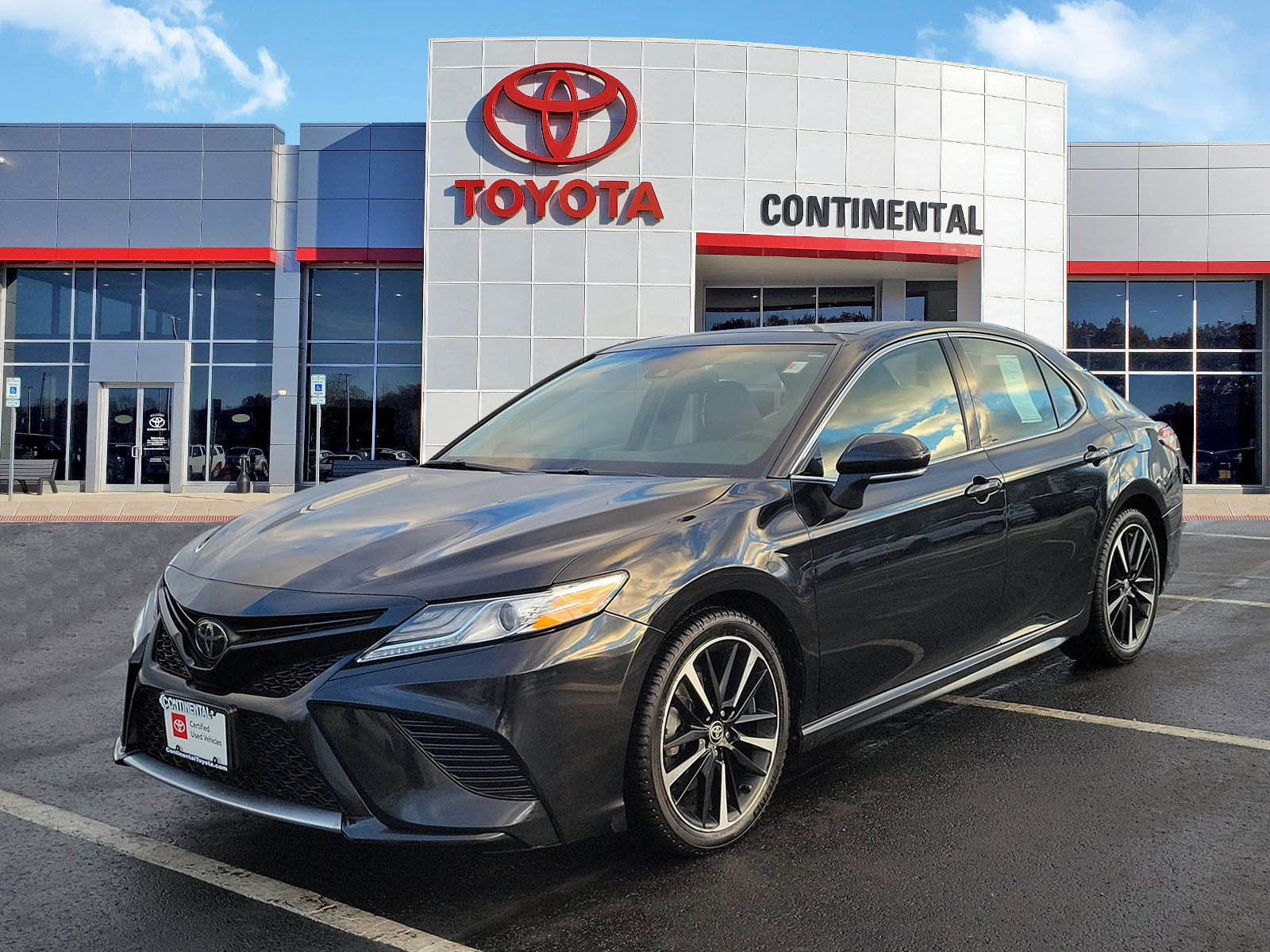 Certified 2020 Toyota Camry XSE image 3
