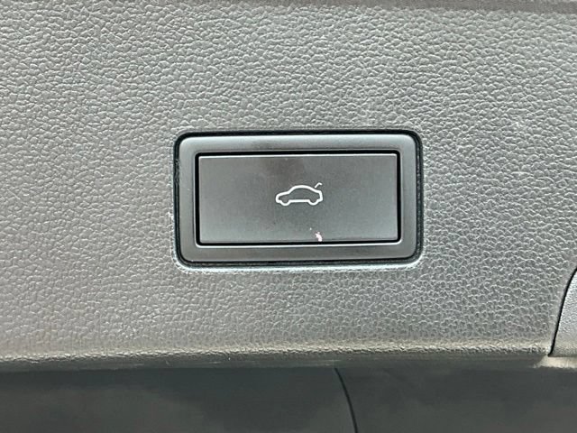 Certified 2024 Volkswagen Atlas Cross Sport SE w/ Panoramic Sunroof Package FWD image 20