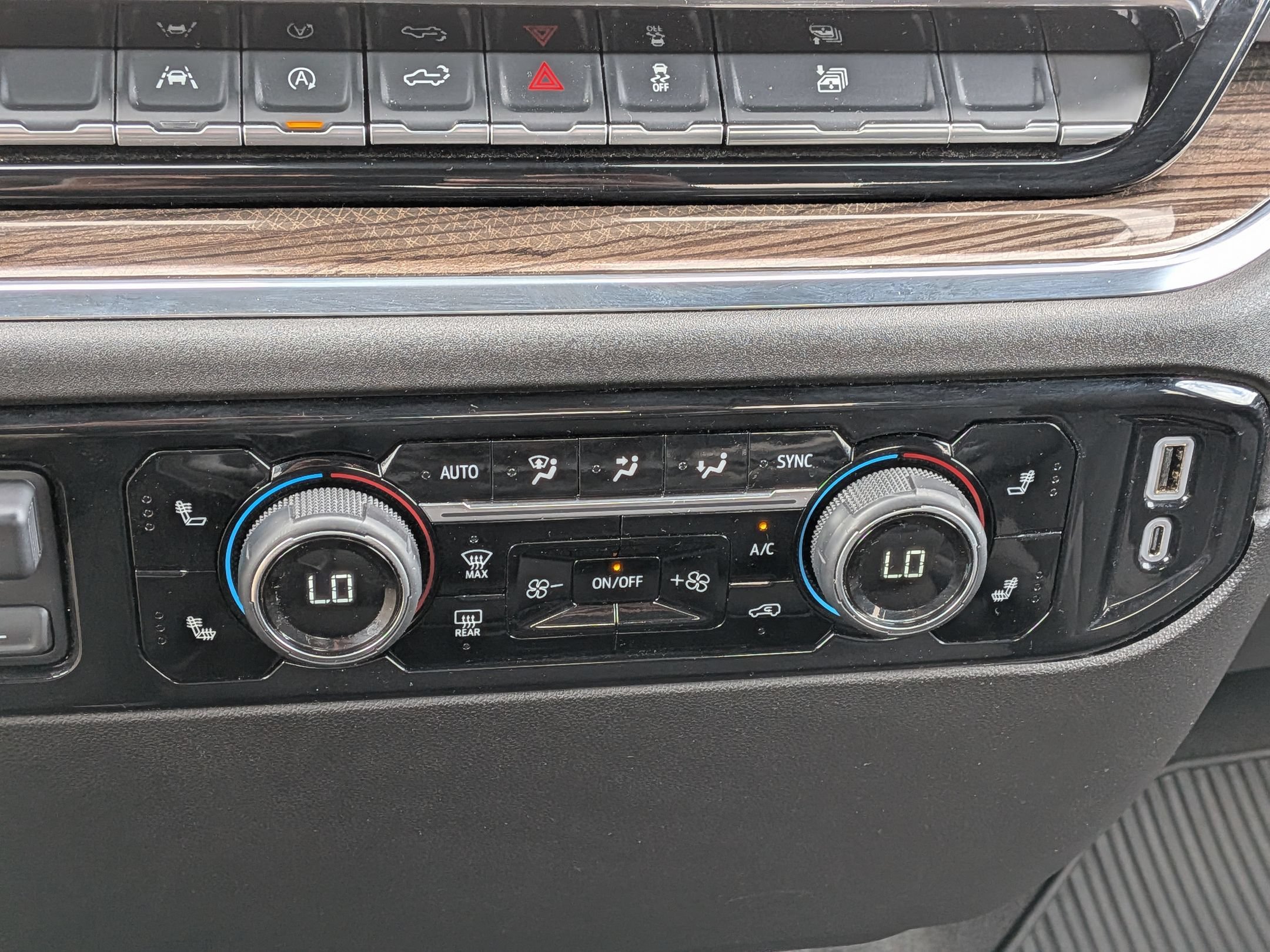 Used 2025 Chevrolet Silverado 1500 LT RWD image 26