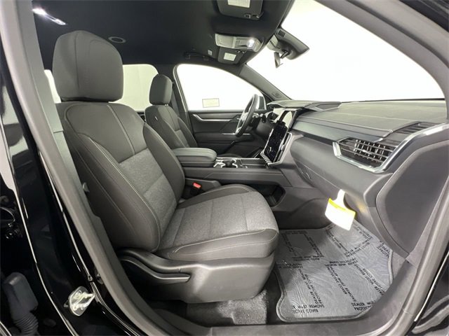 Used 2025 GMC Acadia Elevation image 29