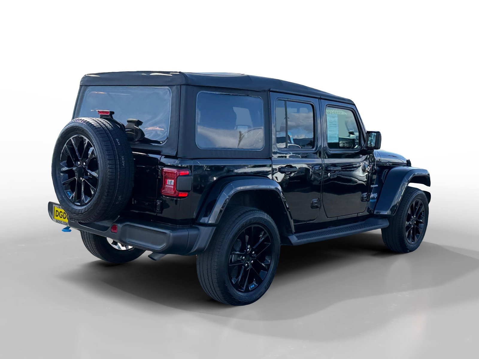 Used 2022 Jeep Wrangler Unlimited Sahara AWD/4WD image 5