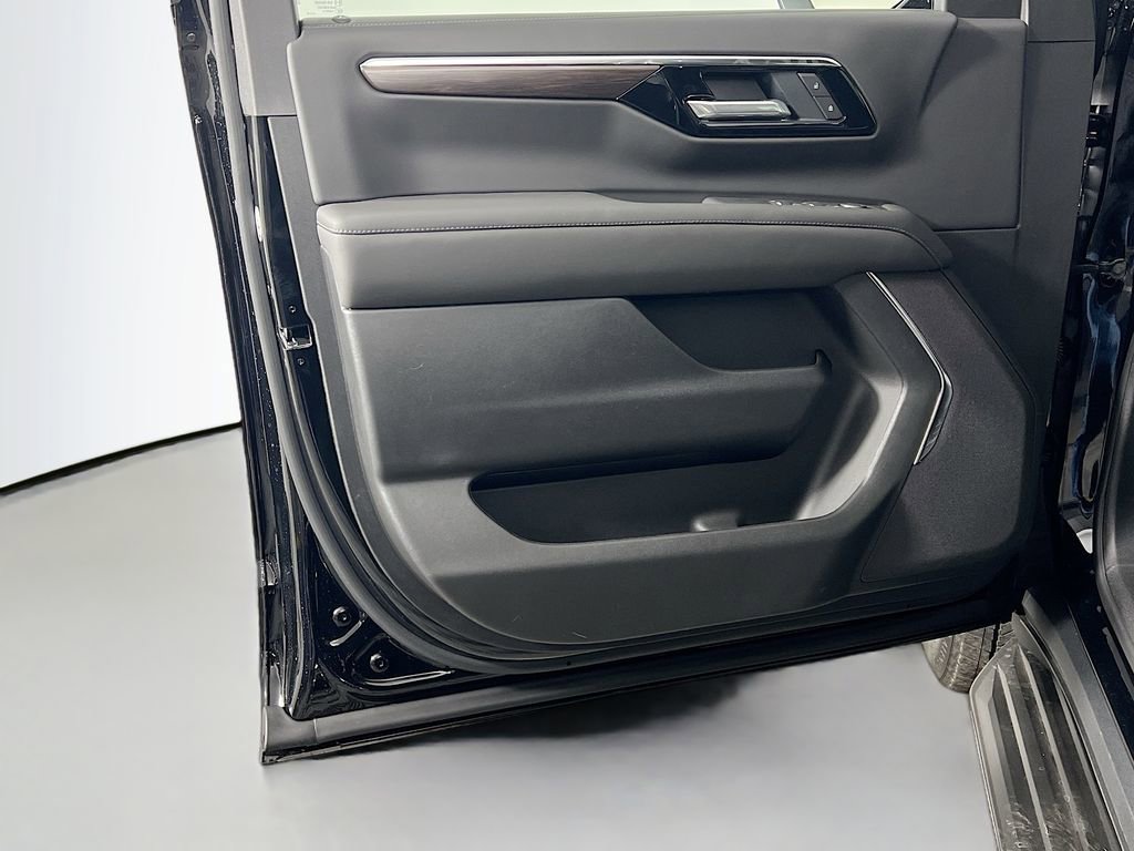 New 2026 Chevrolet Tahoe LS image 18