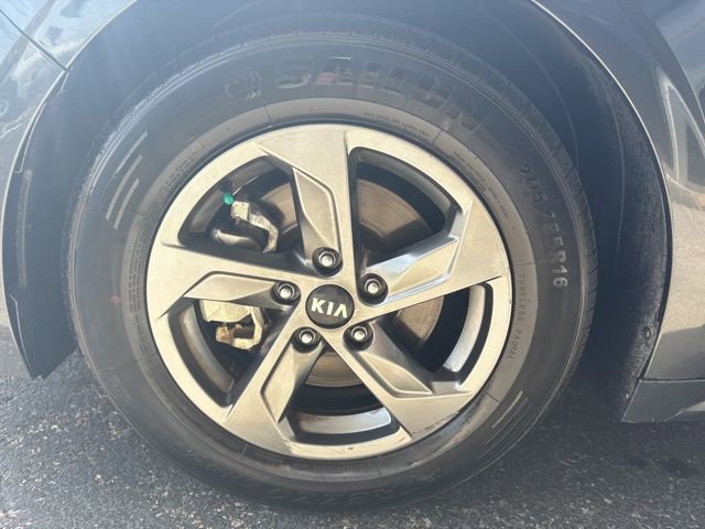 Used 2021 Kia K5 LXS image 10