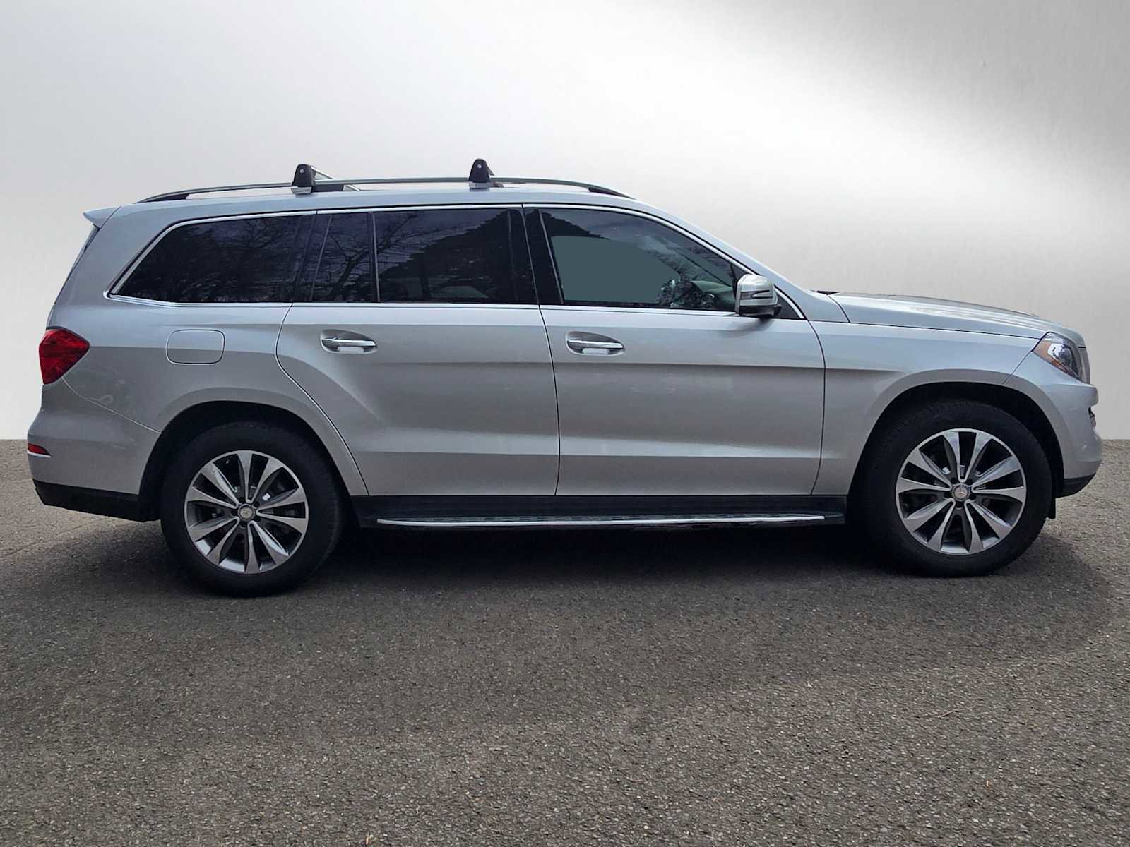 Used 2015 Mercedes-Benz GL 450 4MATIC image 2