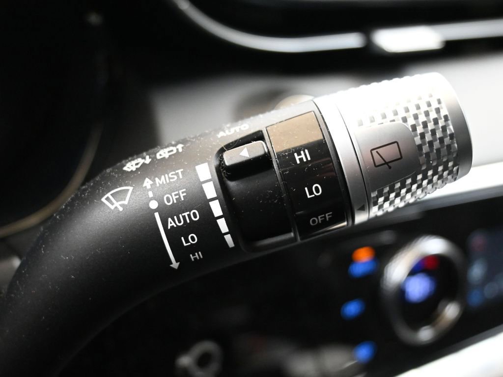 Used 2023 Genesis GV70 2.5T w/ Select Package image 30