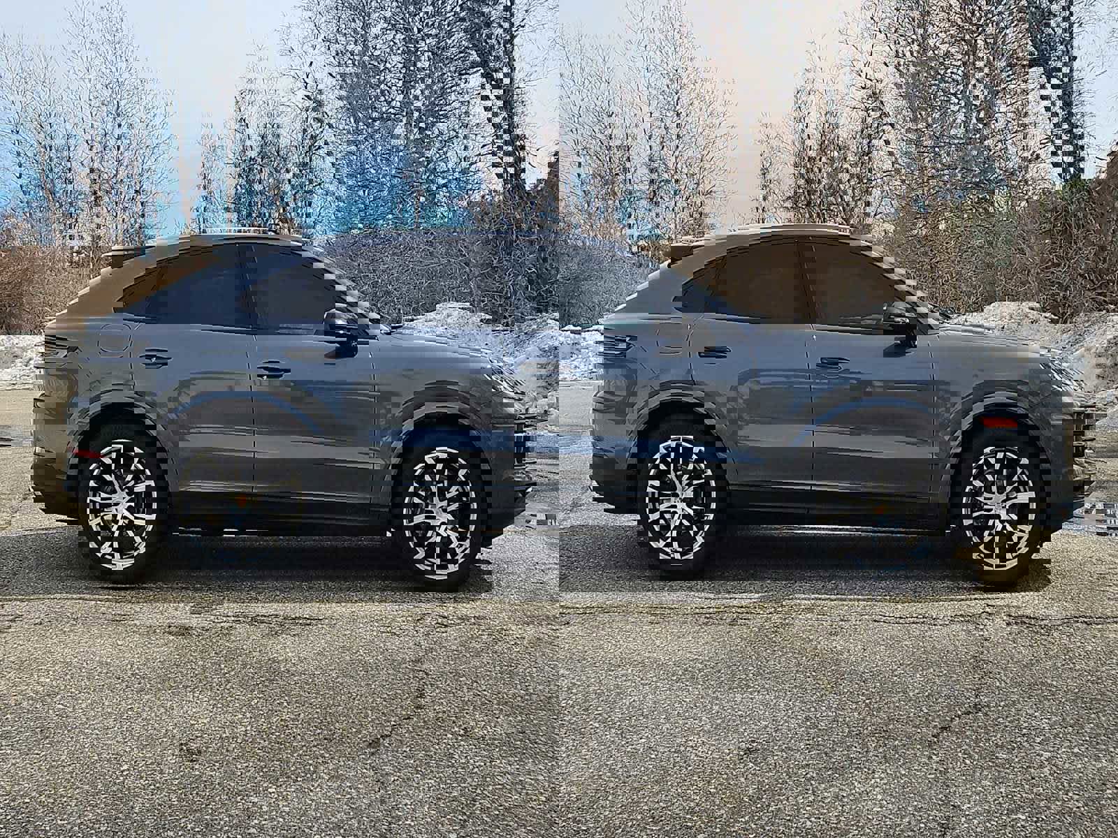 Certified 2024 Porsche Cayenne Coupe image 7