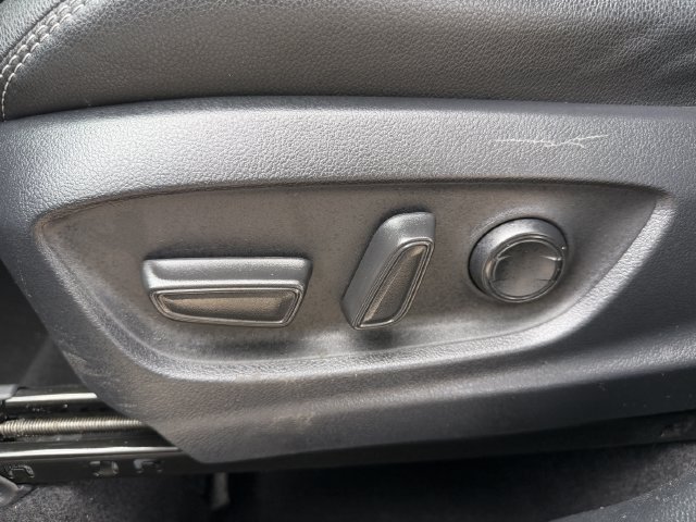 Used 2024 Toyota Corolla Cross XLE w/ Convenience Package FWD image 26