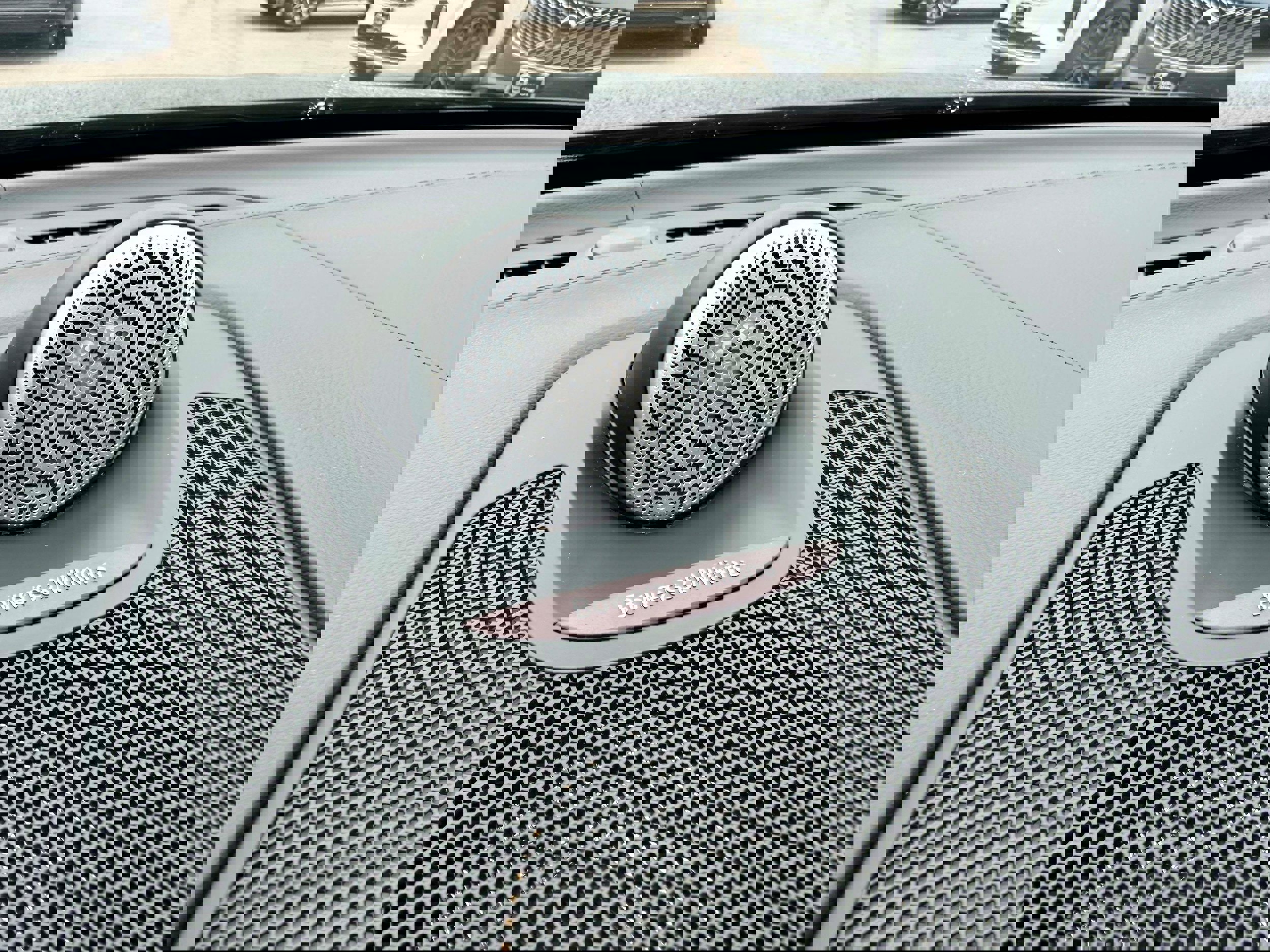 Certified 2023 Volvo XC60 B5 Ultimate w/ Protection Package Premier image 26