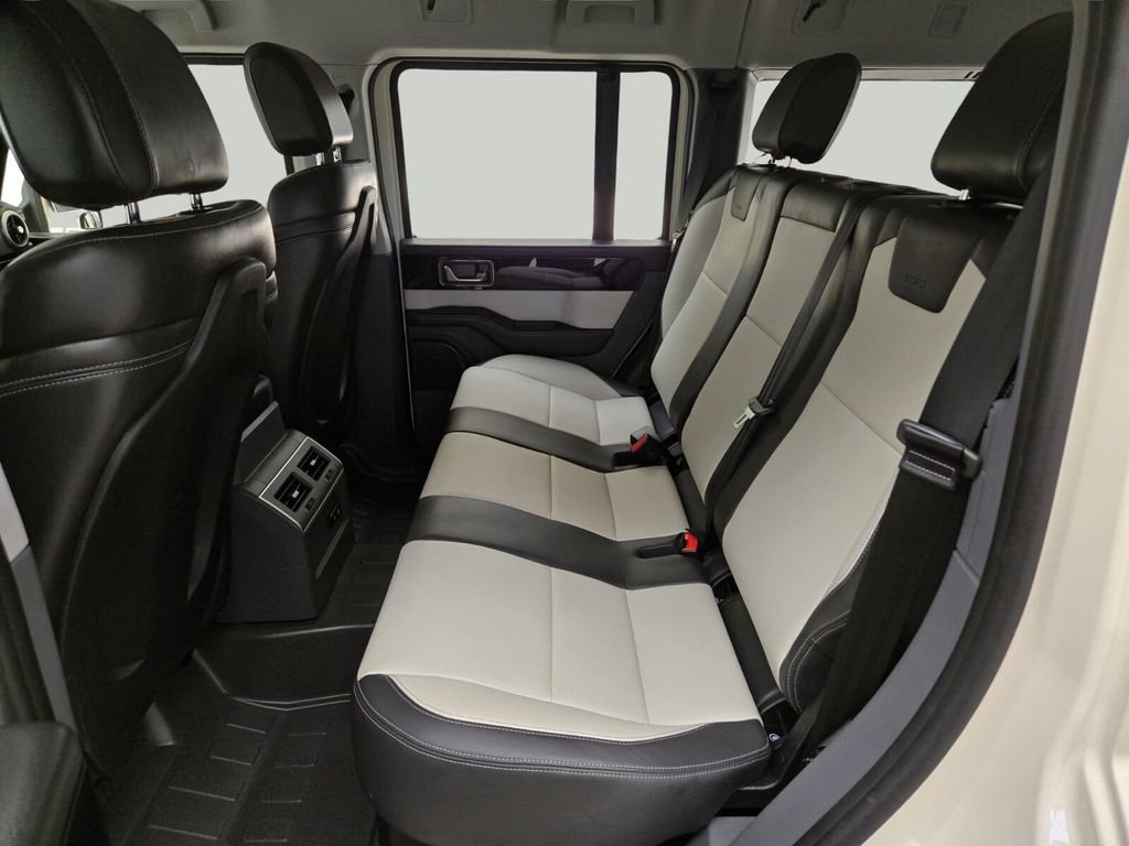 Used 2024 INEOS Grenadier Fieldmaster Edition image 18