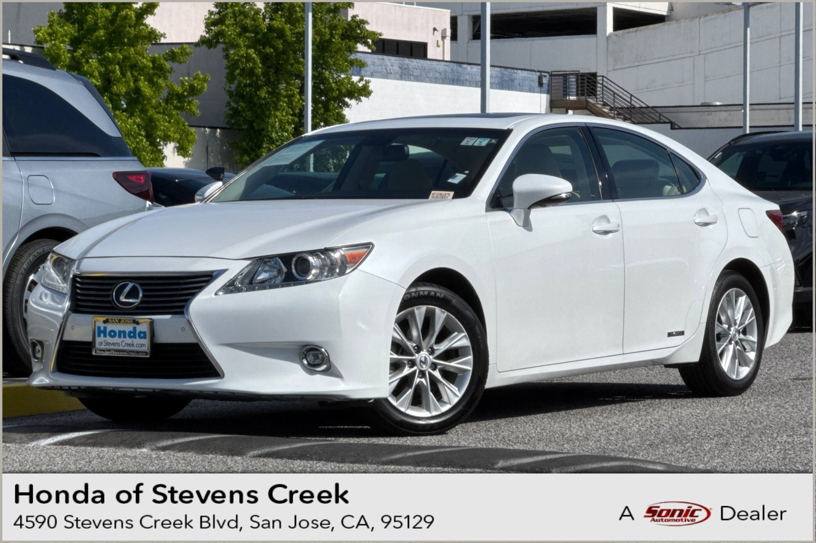 Used 2015 Lexus ES 300h w/ Navigation System Package