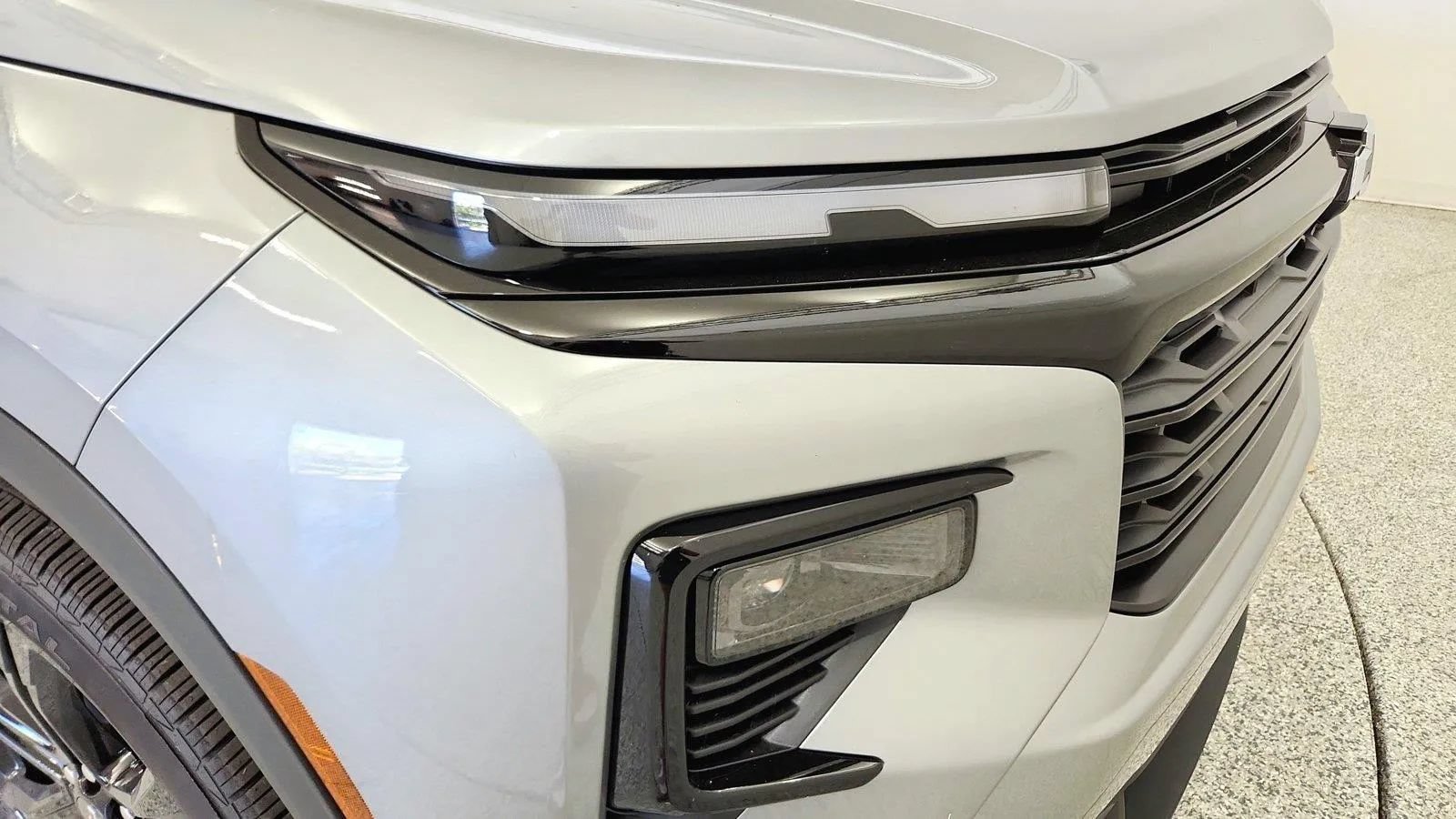 New 2027 Chevrolet Traverse LT w/ Midnight/Sport Edition FWD image 32