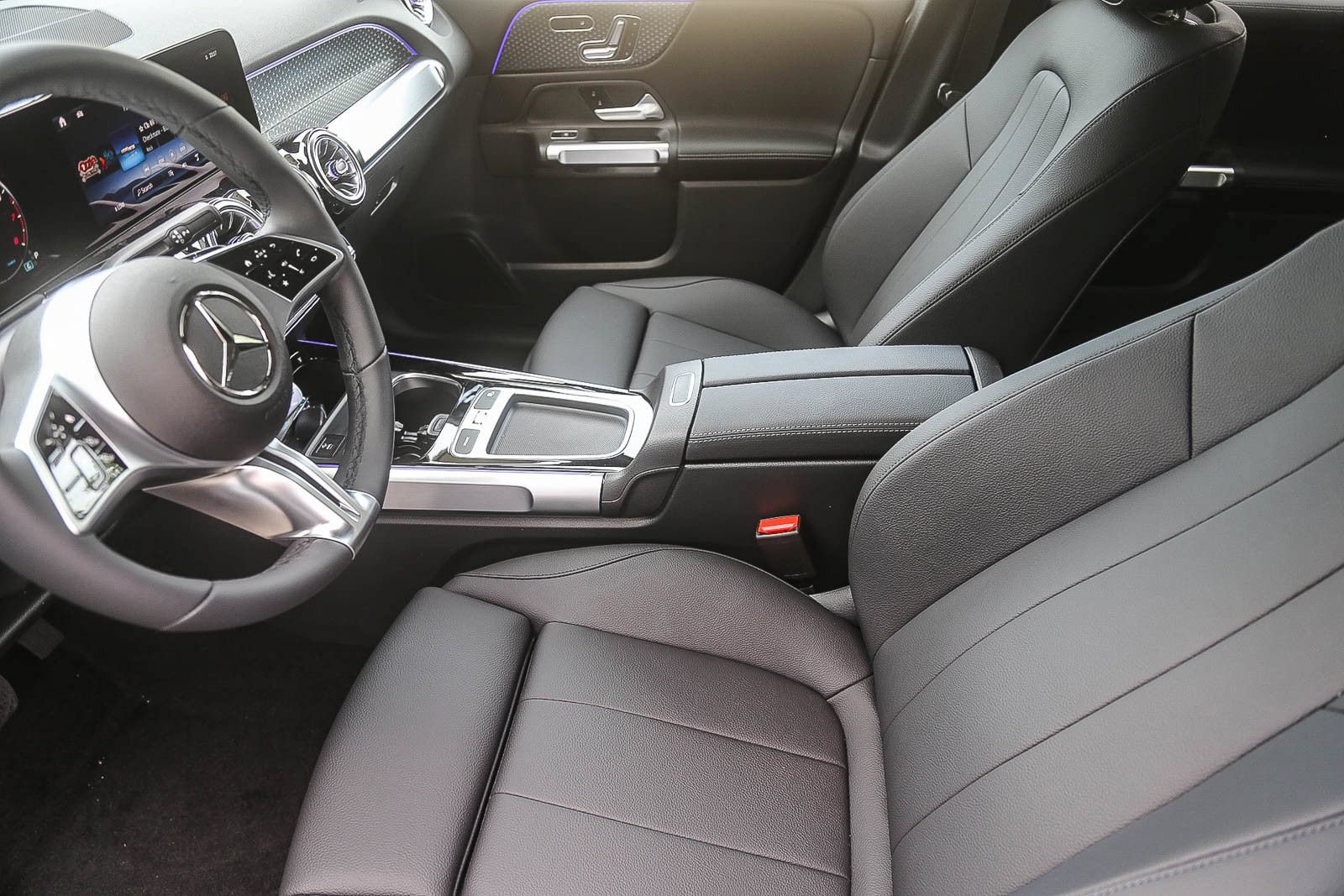 New 2026 Mercedes-Benz GLB 250 4MATIC image 17