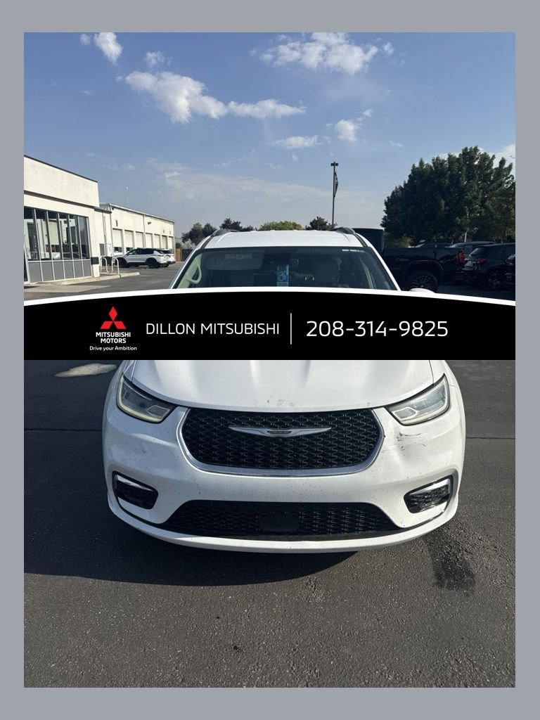 Used 2021 Chrysler Pacifica Touring-L FWD image 1