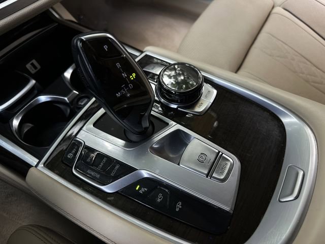 Used 2017 BMW 740i image 32