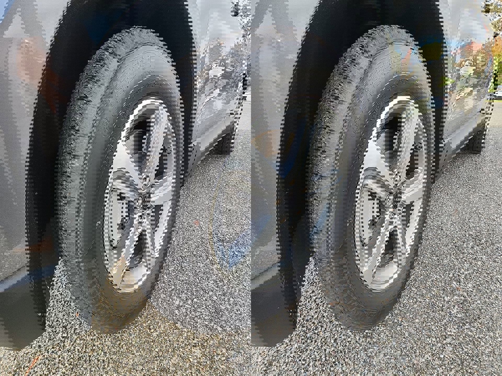 Used 2024 Ford Edge SEL w/ Convenience Package image 18